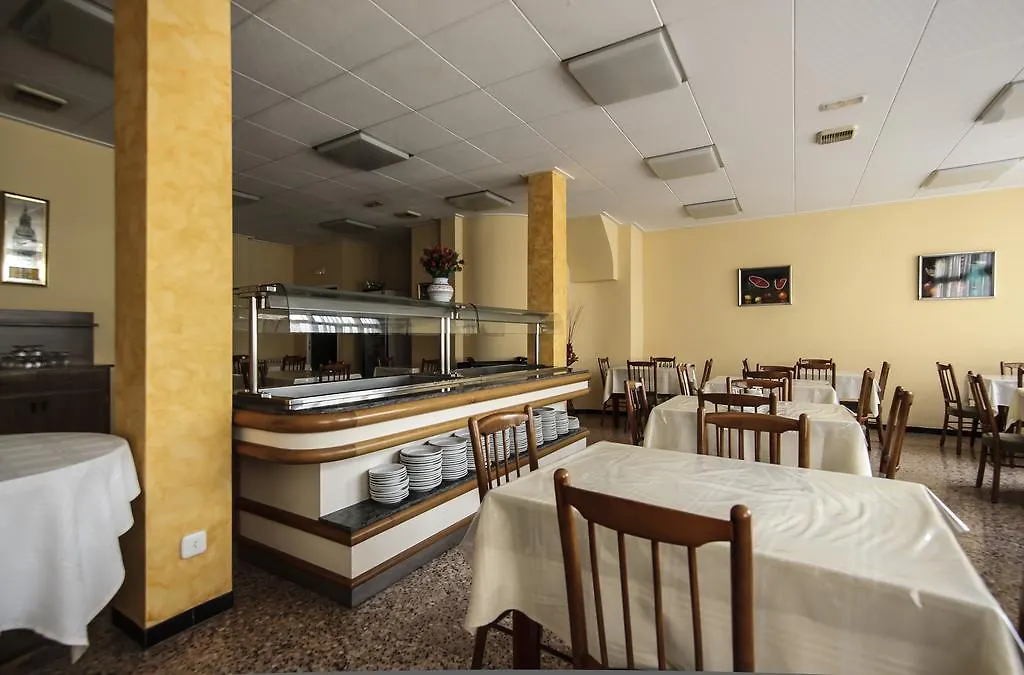 Hotel Montserrat Lloret de Mar 0*,